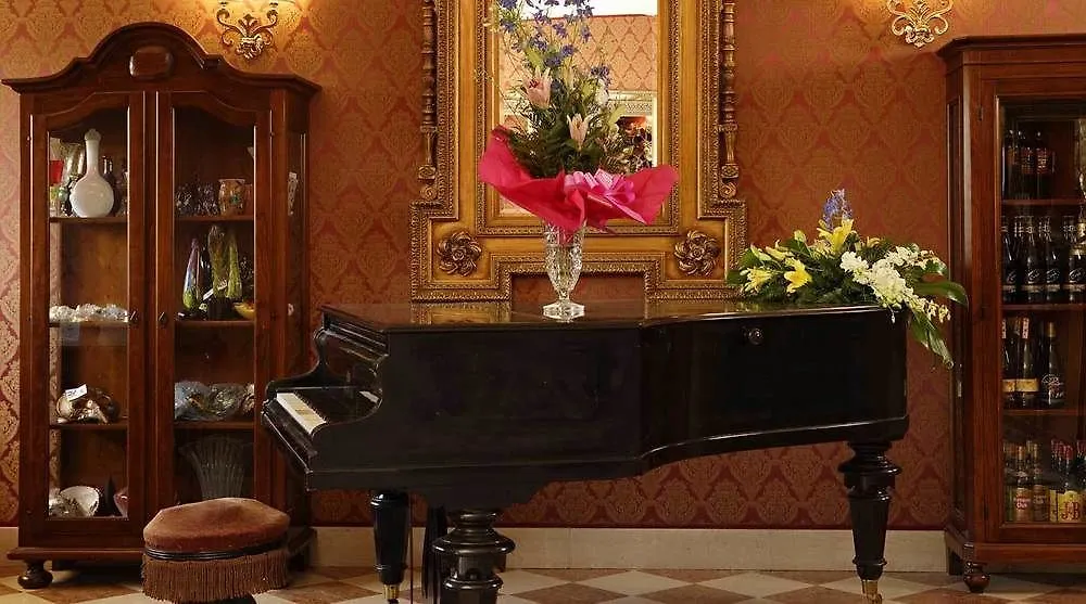 Venice Hotel Villa Dori