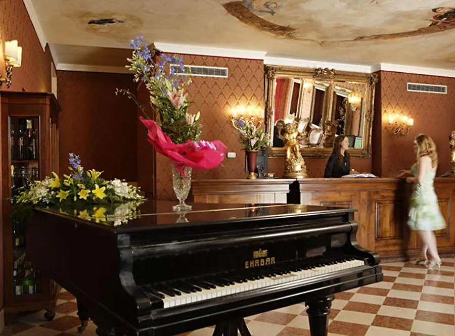 Venice Hotel Villa Dori Italy